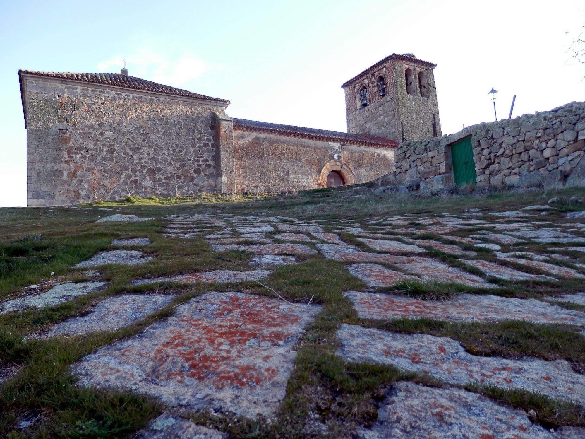 Casa Rural El Dolmen Pensionat Bernuy-Salinero Exteriör bild