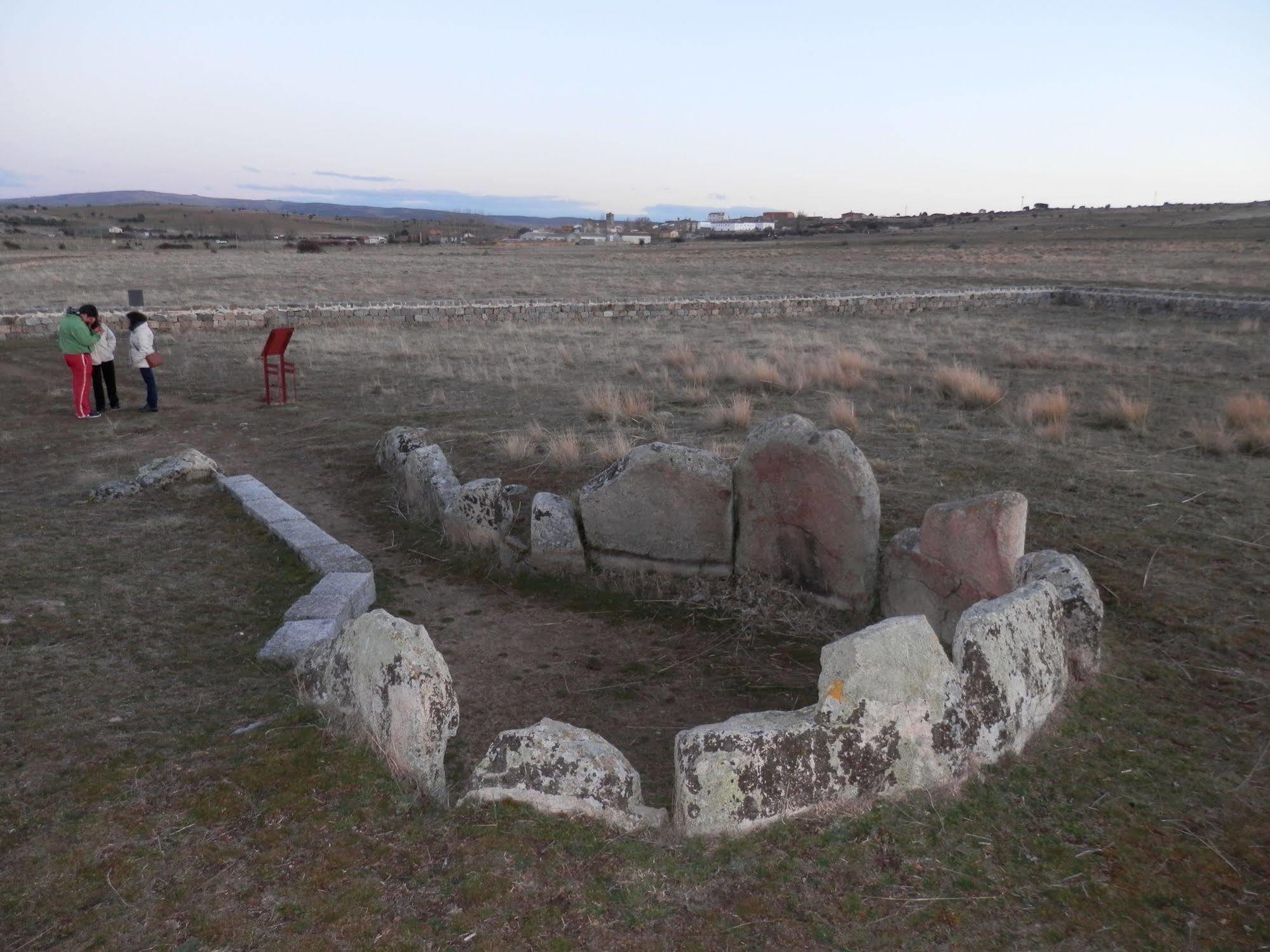 Casa Rural El Dolmen Pensionat Bernuy-Salinero Exteriör bild